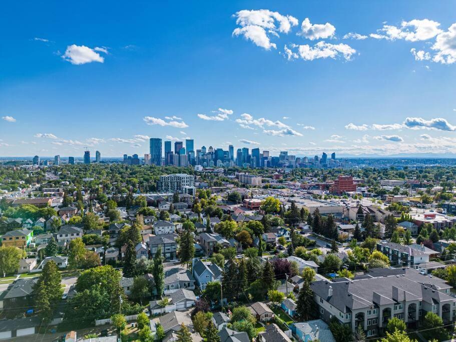 The Tux Suite Close To Dt Yyc Restaurants エクステリア 写真